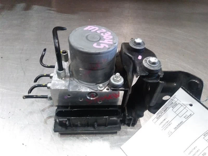 Bomba de pieza de freno antibloqueo sedán AWD compatible con 11-12 Infiniti G25 268465 Foto 2 de 4