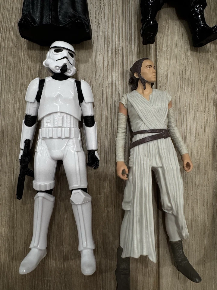 Lote de 8 figuras Hasboro Star Wars Darth Vader Stormtrooper Mafex Rey Foto 2 de 4