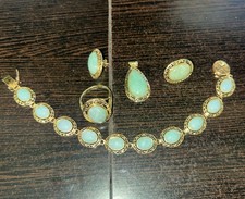 14k Gold and Jade Jewelry Set
