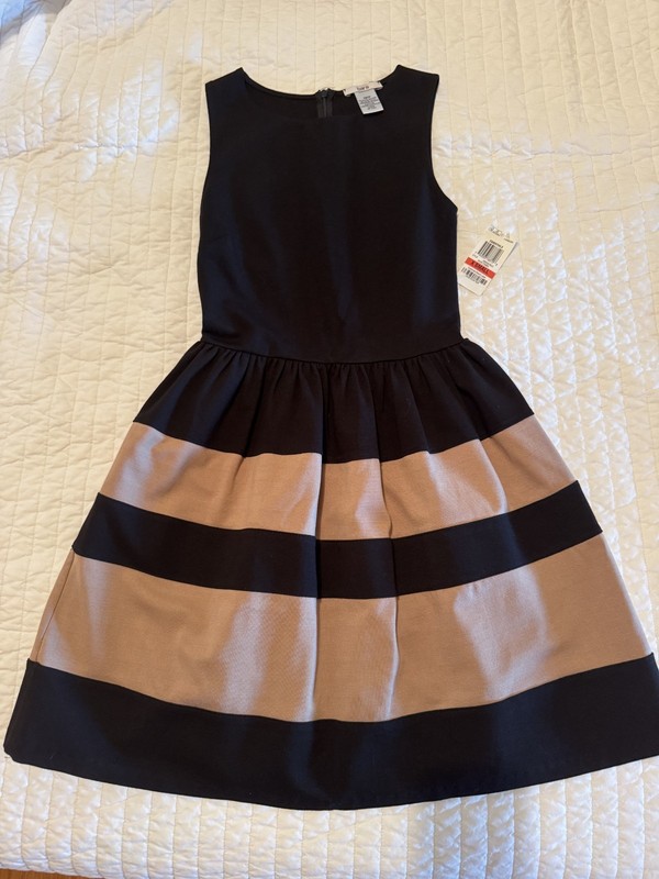 Size 2-4 Petit Clothing - Multiple items in very good condition_Dress is New