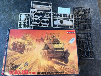 Roden 1/72 Sd.Kfz.263 Schwerer Panzerfunkenwagen # 708 - Plastik Modellbausatz