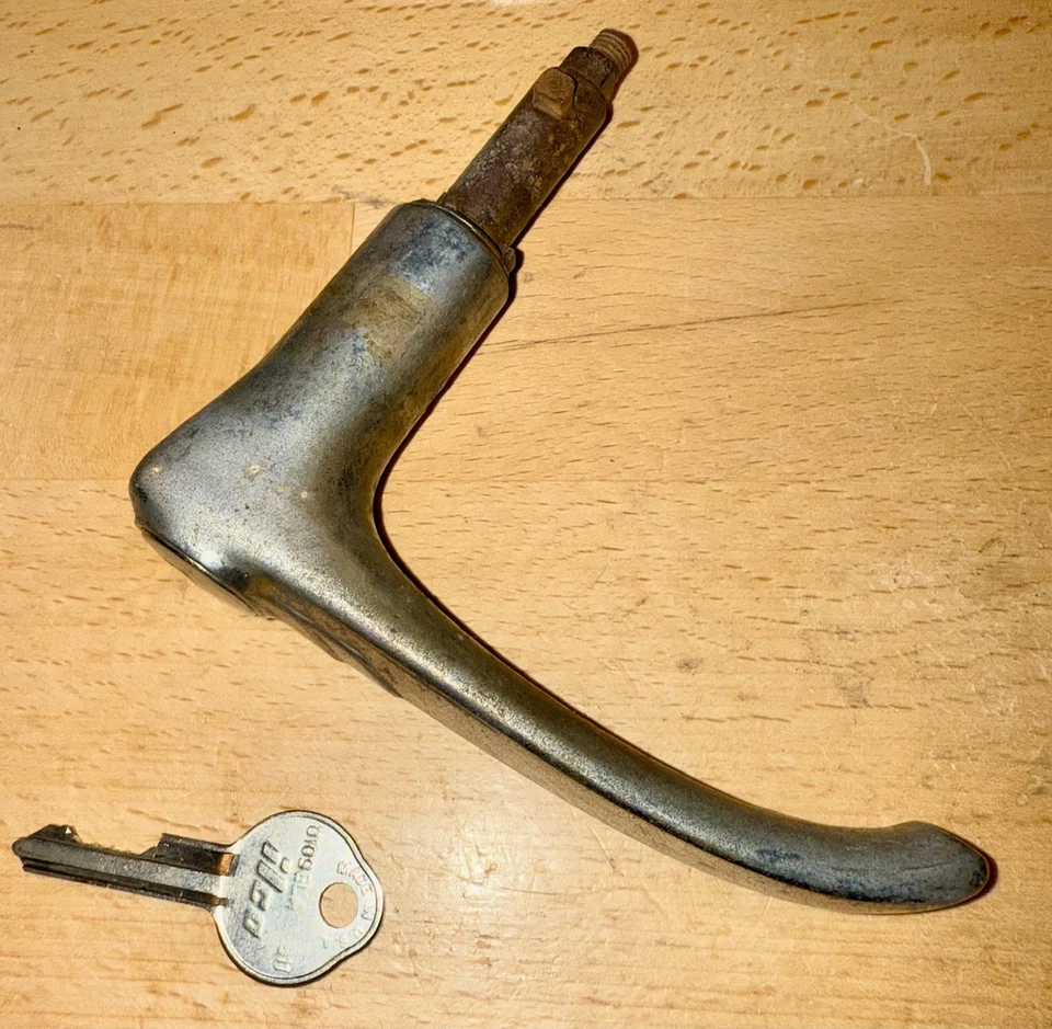 1938 1939 1940 Oldsmobile Buick Pontiac maletero trasero tapa bloqueo GM MANGO?? Foto 3 de 4