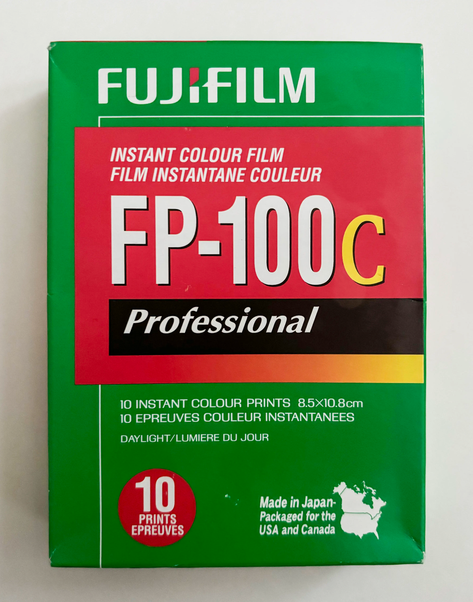 富士フイルム FP-100 Fujifilm FP-100C ISO 3.5x4.2 in Professional Instant Colour Film