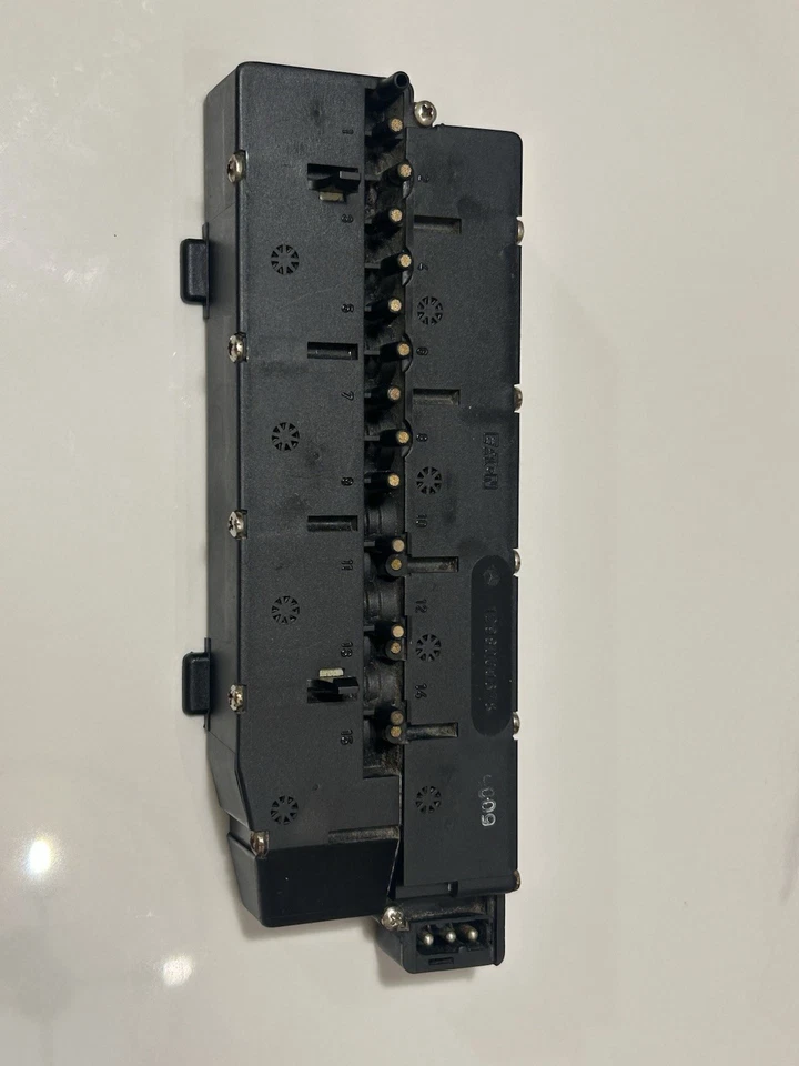 Válvula de vacío control de calefacción Mercedes Benz R129 SL600 SL320 1298000678 OEM Foto 3 de 4