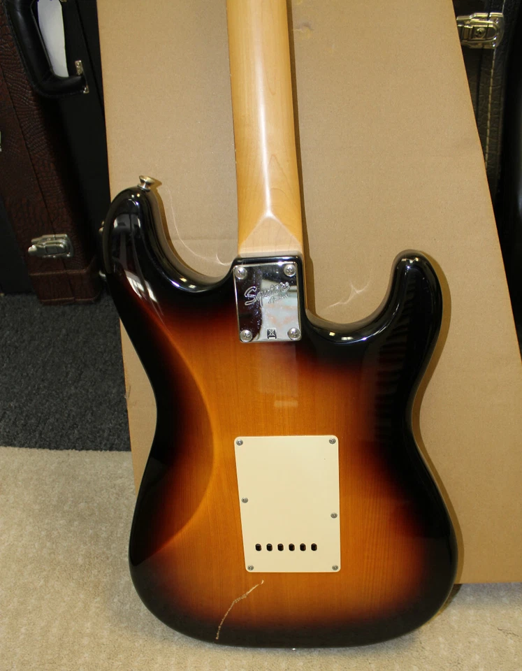 Left Handed Fender Squier Affinity Strat   Sunburst - Image 4 of 4