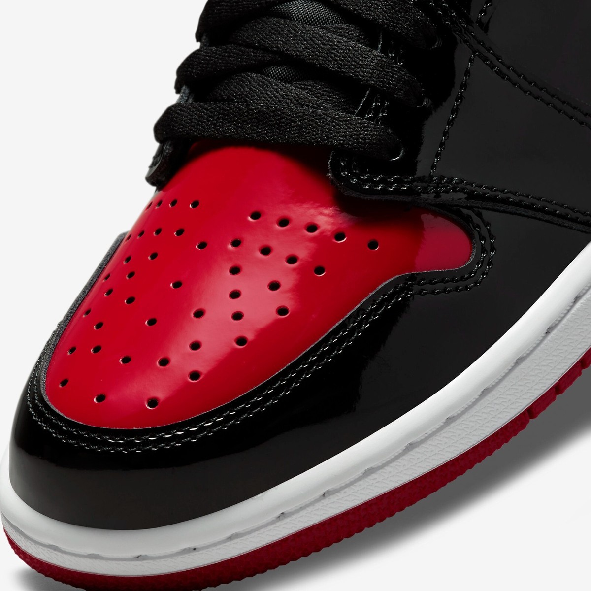 Nike Jordan 1 Retro High OG Patent Shoes 'Bred' (555088-063 Nike Jordan 1 Retro High OG Patent Shoes 'Bred' (555088-063