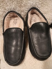 Ugg Men's Leather Sheepskin Moccasin Slippers/Black Size 9