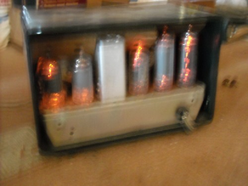 Vintage INVICTA DIME STORE CIVIL DEFENSE TUBE RADIO Japan POWERS UP RARE - Picture 10 of 15