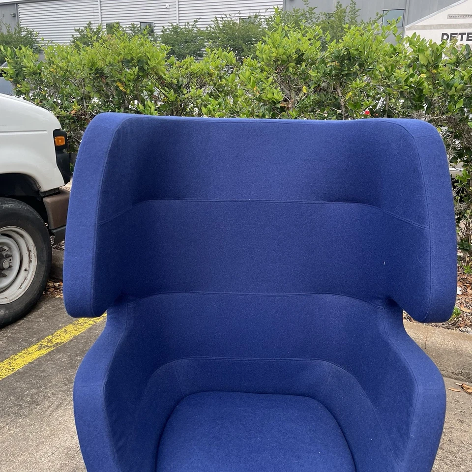 Softline Moai High Backed Blue Lounger Chair - Image 4 of 4