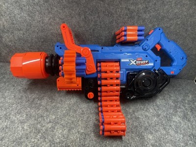 XSHOT by ZURU Insanity Smoking Barrel Blaster mit 60+ Darts