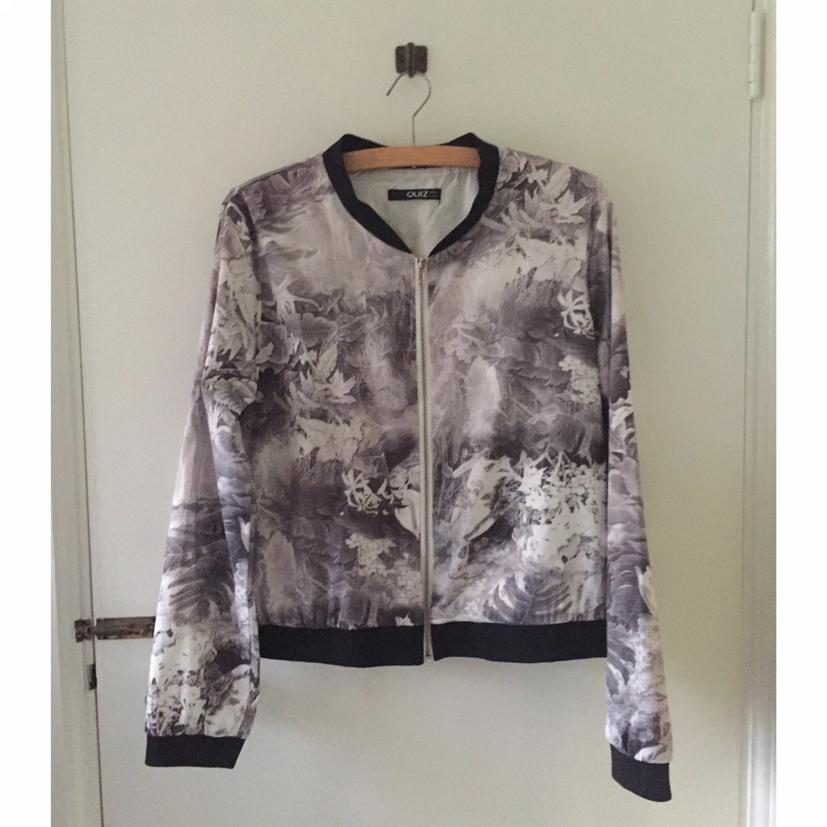 Quiz white jacket store