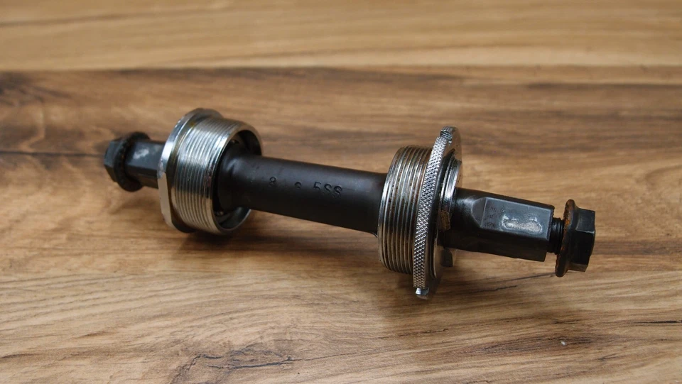 1979 touring bottom bracket from Sugino Idol crankset VIA Japan BSA 124,5 mm - Image 2 of 4