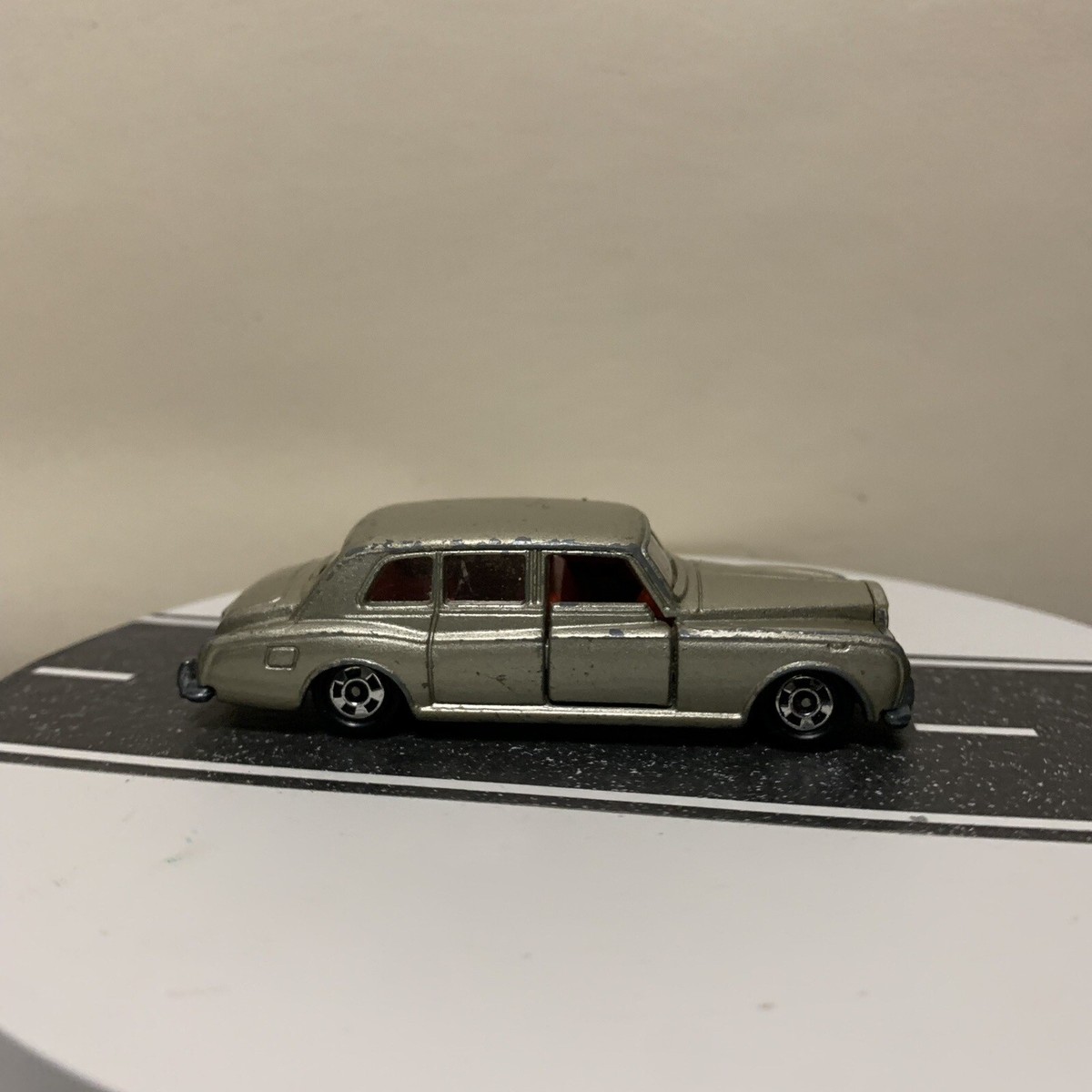 Tomica Tomy Rolls-Royce Phantom VI NO. F6 Gold/Silver - 1/78 VTG