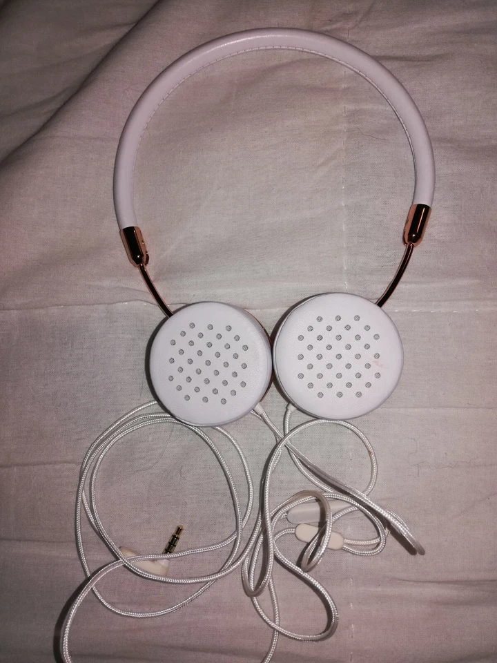 Frends Layla Headband Headphones - Rose Gold and White (A3) - Image 3 of 3