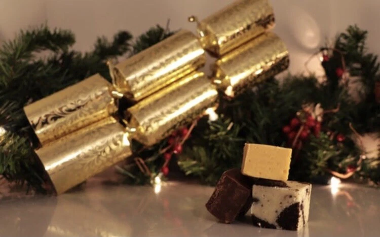 Christmas Crackers with Belgian chocolate - Different Designs, luxury Christmas - Image 3 of 4