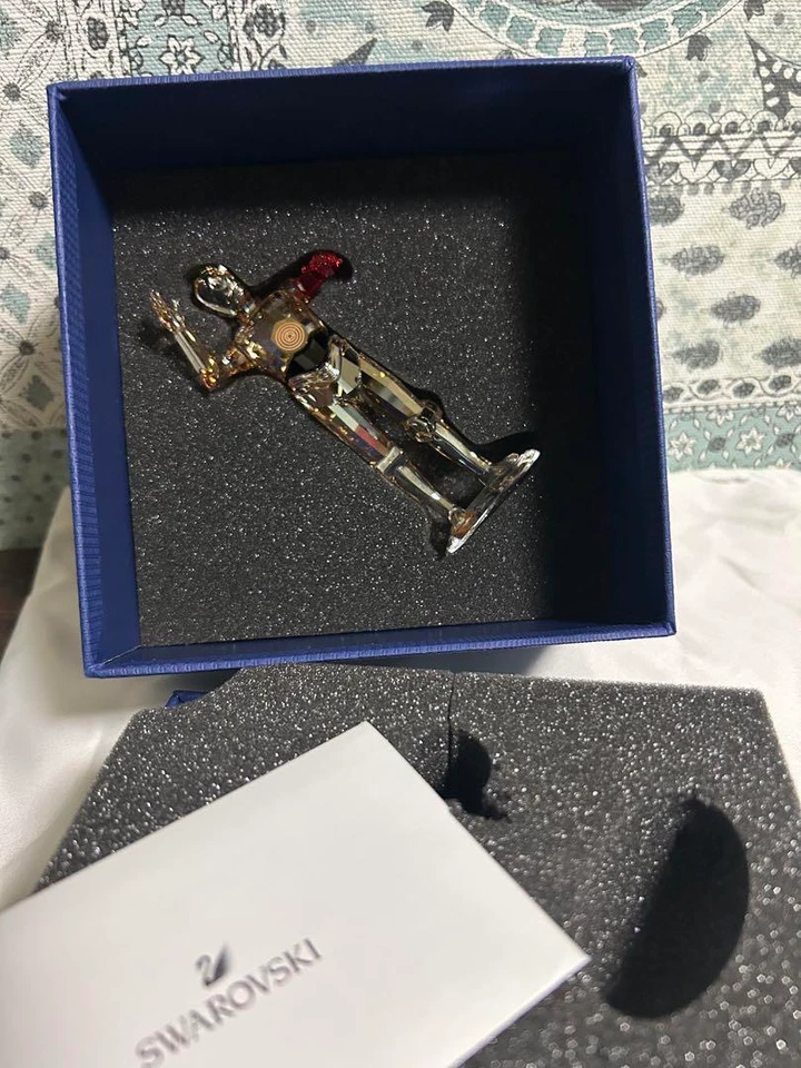 Figura Swarovski Star Wars C-3PO Brazo Rojo Cristal Dorado con Caja Rara Japón Limitada Foto 3 de 4