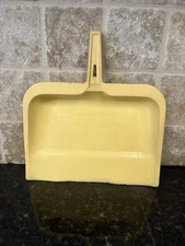 Vintage Rubbermaid Dust Pan Heavy Hard Rubber #2003 19 Yellow