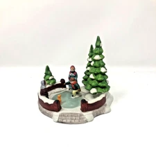 1991 Lemax Dickensvale Porcelain Skating Pond Family Christmas Figurine 13001