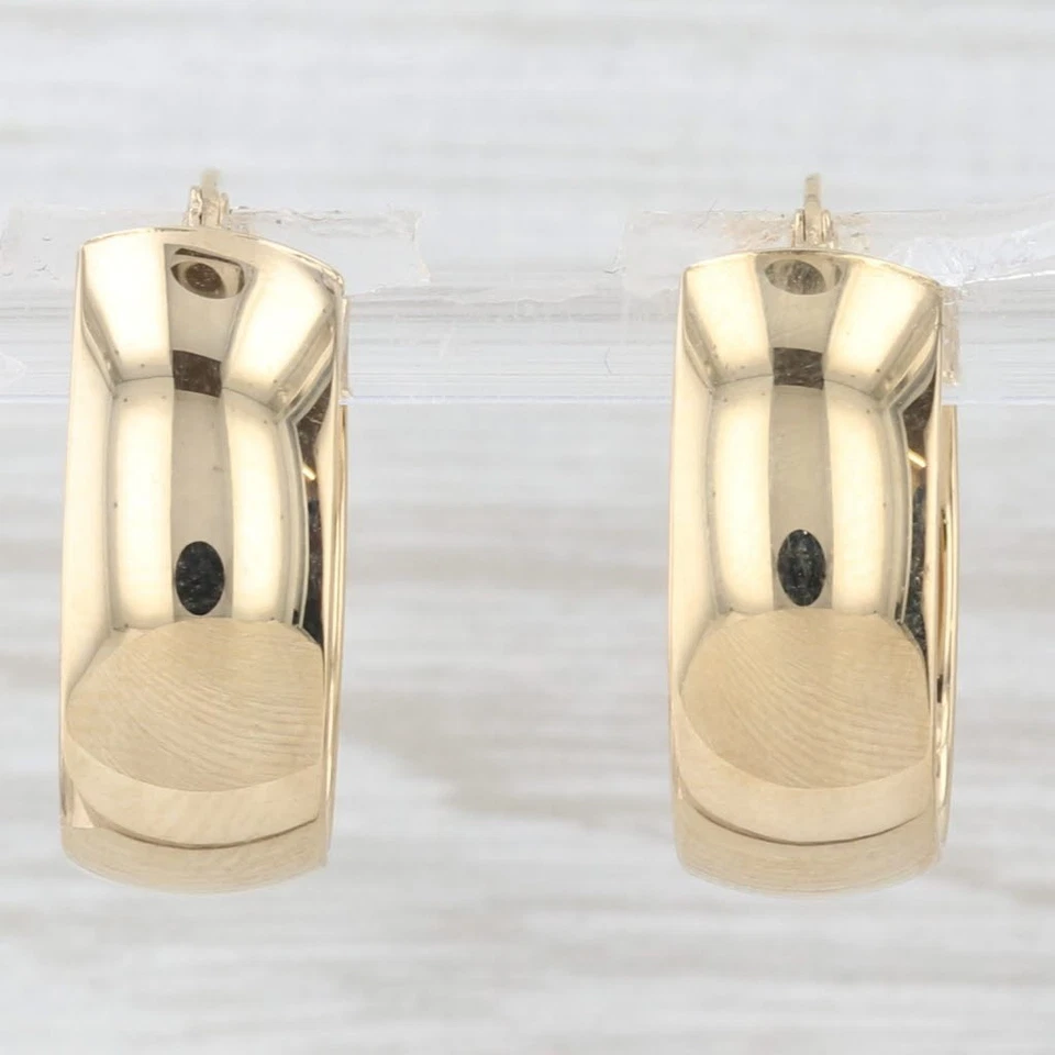 Pendientes de aro de oro amarillo de 18 k con tapa a presión ovalada Foto 3 de 4