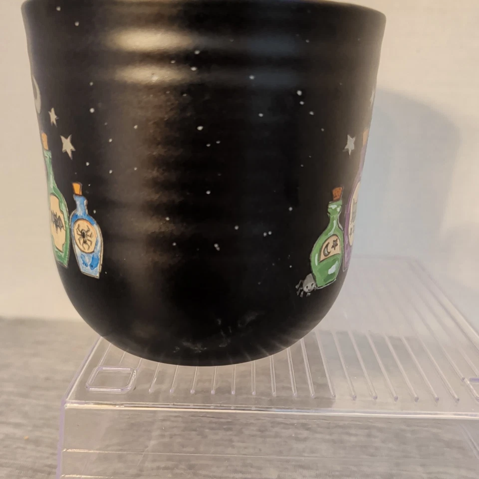 Telarañas y caldero Halloween taza de café gnomo pociones mágicas s negro 12 oz usado en excelente estado Foto 2 de 4