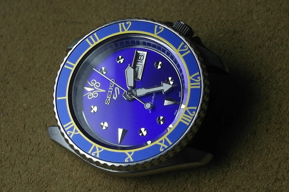 Reloj automático Seiko 5 Sports Street Fighter Chun-Li esfera azul edición limitada Foto 3 de 4