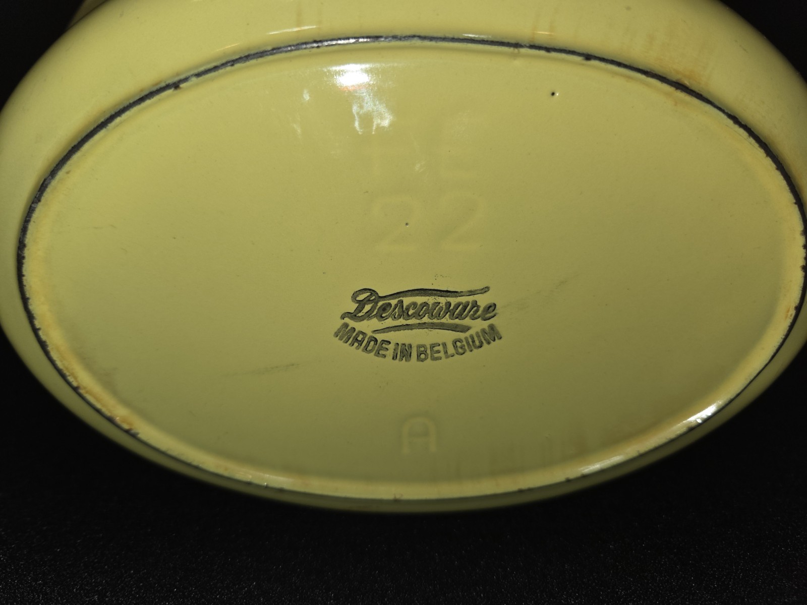 DESCOWARE BELGIUM Yellow Dutch Oven Pot +Lid-Enamel/Cast Iron FE 22