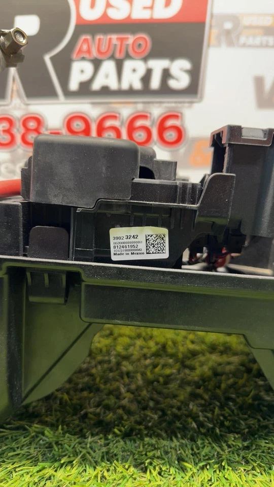 ✅ Bandeja de batería y fusibles Chevy Cruze 2018 N.º de parte: 39023242 OEM Foto 3 de 4