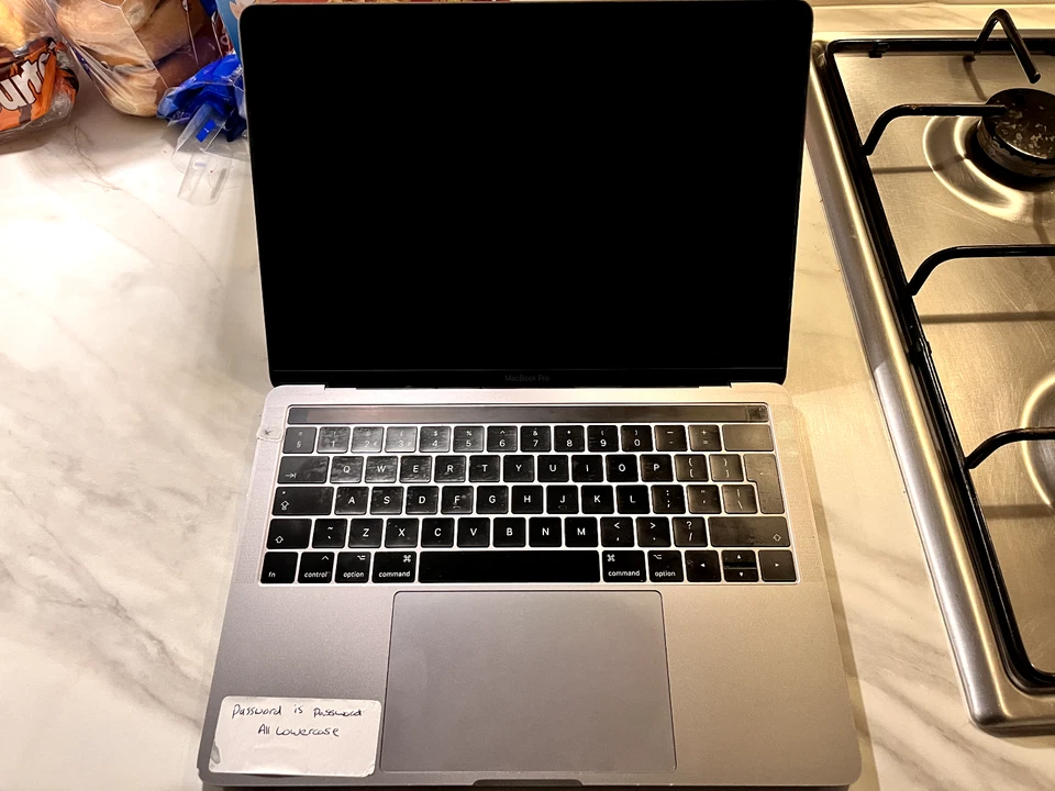 Apple MacBook Pro 13" · i5 7th gen 2.7 GHz · 8GB · 256GB, photo 2 of 5