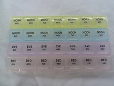 Deke 28 Daily compartments Pill Organizer case 4 Times/Day Slot Weekly
