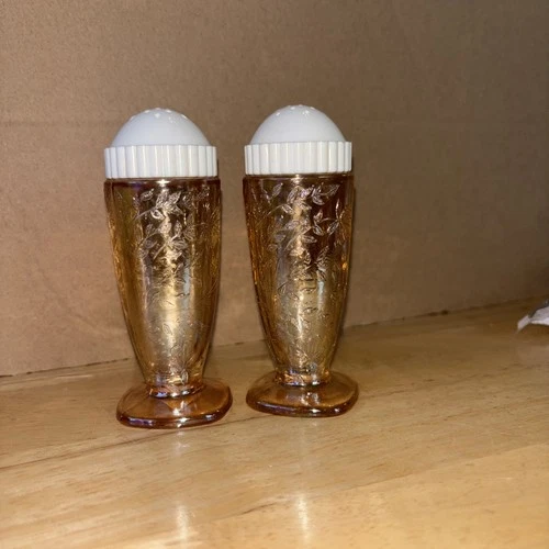 Iridescent / Carnival Floragold Louisa Salt And Pepper Shaker Set