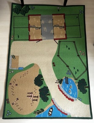 Schleich Teppich mit Platz für Stall, Weide, Übungsplatz und Teich