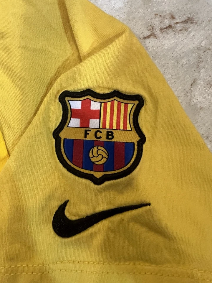 Camiseta Nike FC Barcelona 21/22 Voice Dist Rising Grande Auténtica Foto 2 de 4