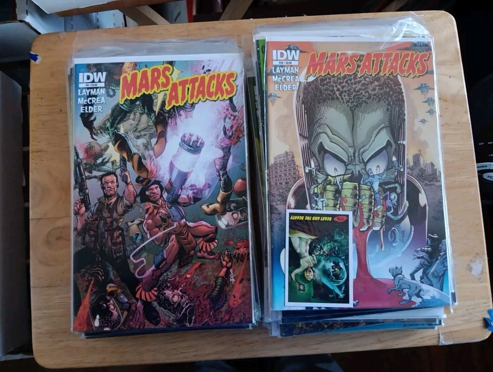 Lote de 34 livros de quadrinhos Mars Attacks John Layman variantes ensacadas e embarcadas - Imagem 2 de 4