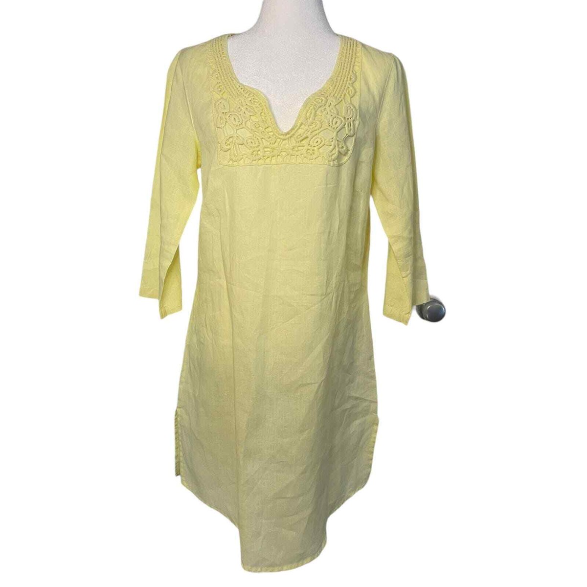 Malvin I love Linen light Yellow V-neck crochet trim neckline shift dress