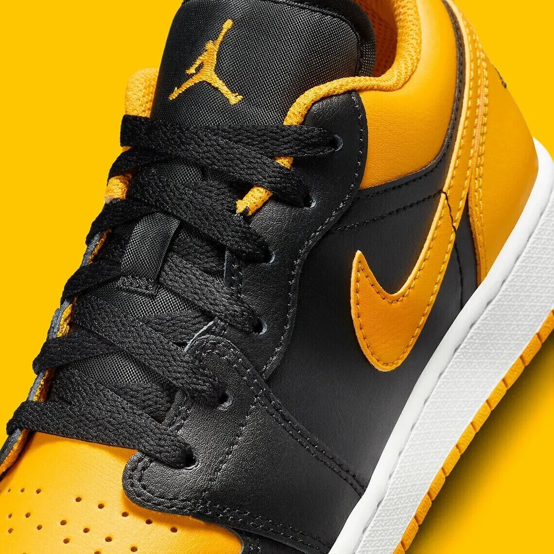 ★ナイキ★Jordan1 Low\" Yellow Ochre\" 553558-072★追跡可 Nike Air Jordan 1 Low Yellow Ochre Black White 553558-072