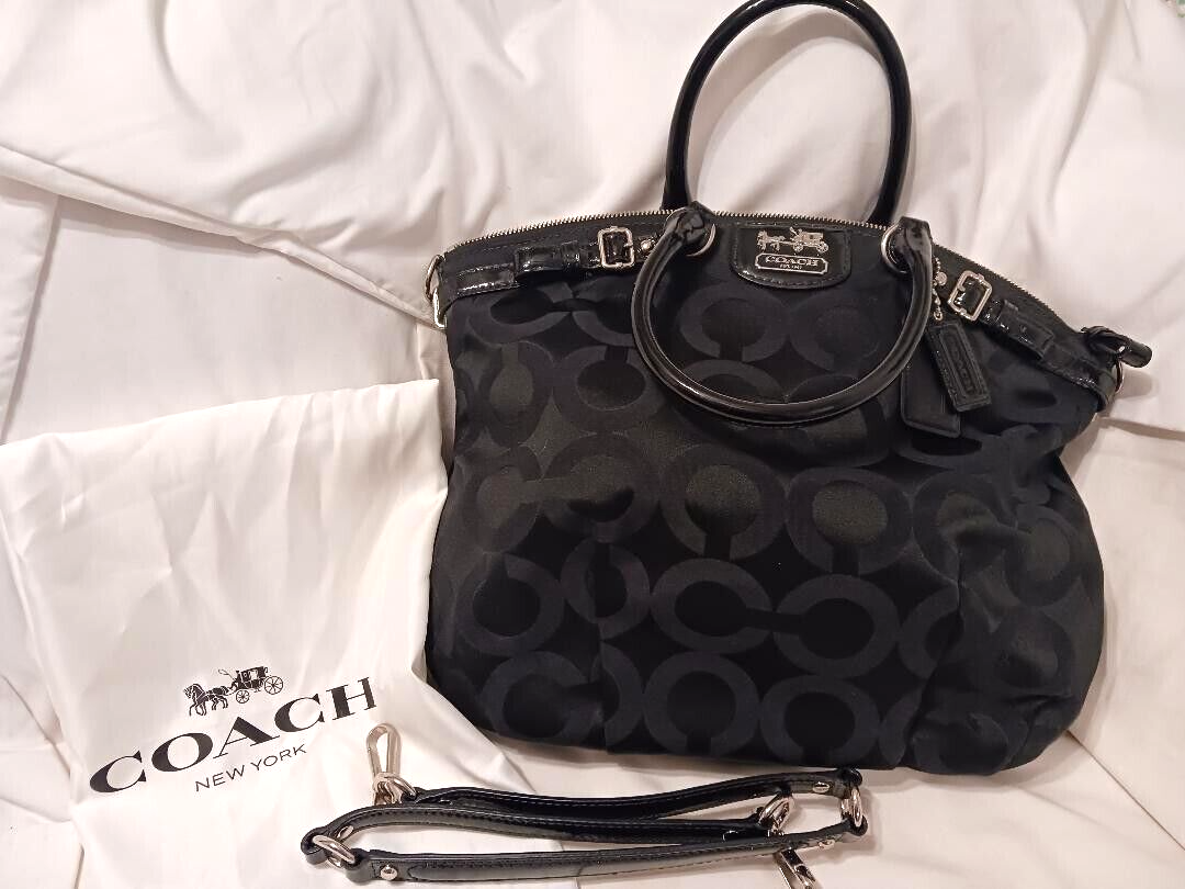 EXCELLENT Vintage Coach H1173-18649 Black Signature Art Canvas