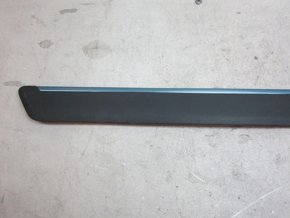 nn70839 Volvo S80 2000 2001 2002 2004 2005 2006 moldura trasera cromada OEM Foto 3 de 4
