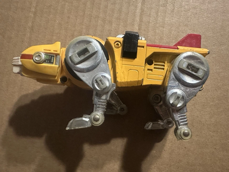 VINTAGE 1981 Japan Voltron Legendary Defender Lion Action Figure Die Cast Toy - Image 2 of 4