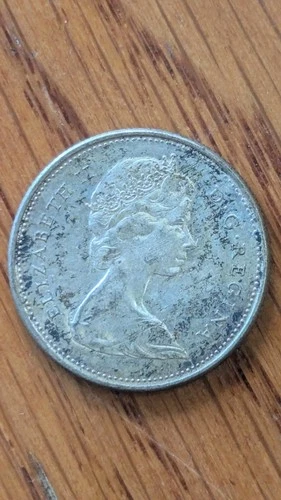 1967 Canada 25 cents Elizabeth II Silver 80% EF Fine Condition