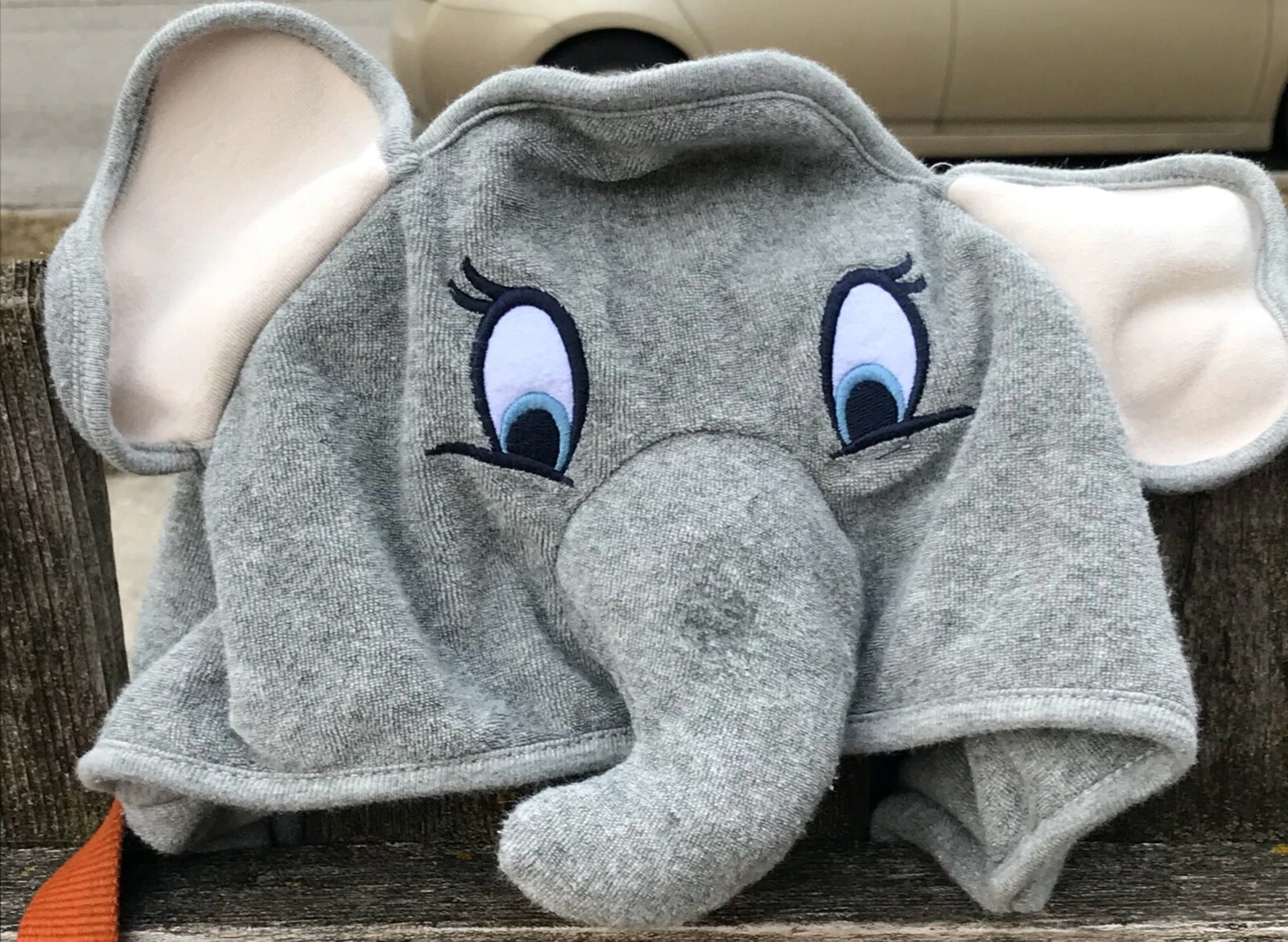 Baby Gap DISNEY BABY Gray DUMBO ELEPHANT Hooded Bath Towel 32" x 32" EUC