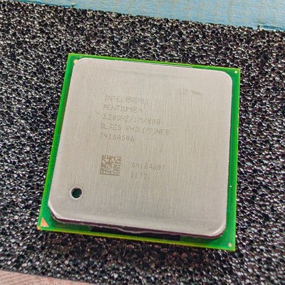 Intel Pentium 4 HT Prescott SL7E5 / 3200 MHz 3,2 GHz / 1MB / FSB 800 / Skt 478