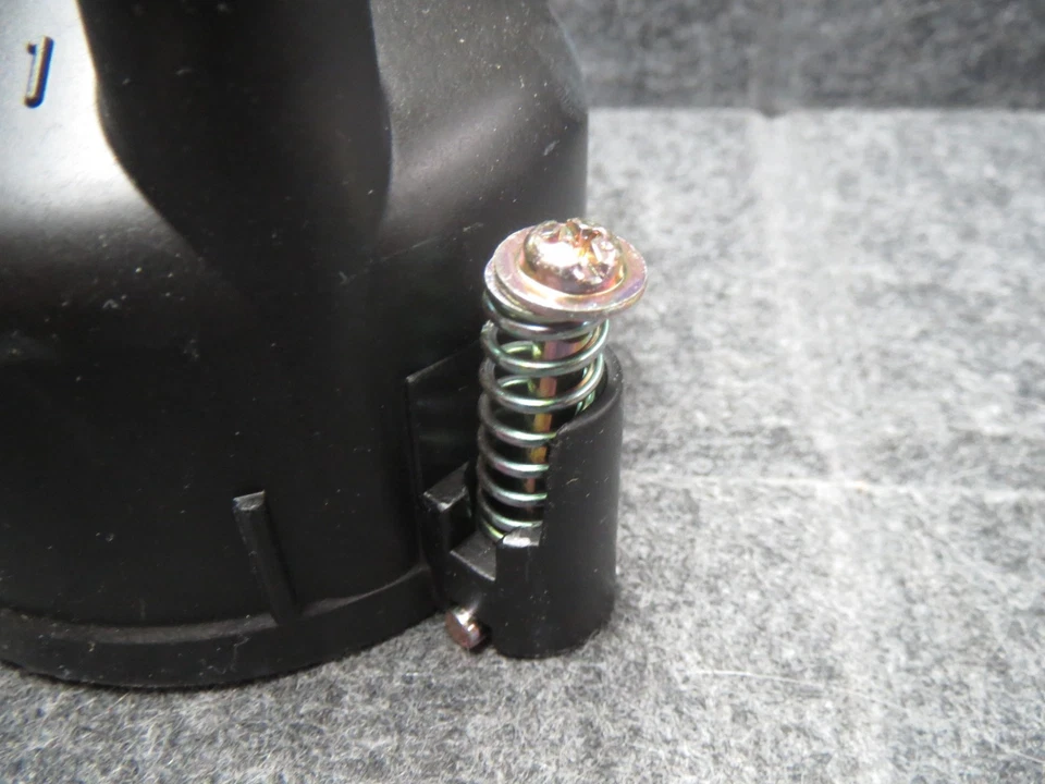 Tapa de distribuidor para 1980 Mazda B2000 1979-80 Dodge D50 hecha en Japón ¡Envío rápido! Foto 3 de 4