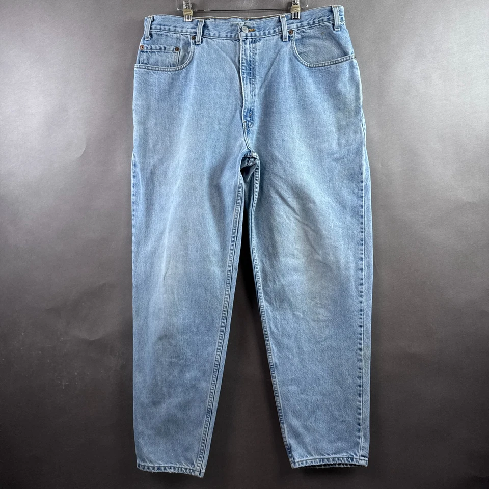 Pantalones de mezclilla ligeros vintage Levis Jeans para hombre 38x32 azul suelto claro 560 trabajo Foto 2 de 4