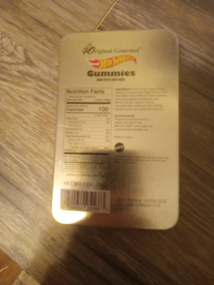 Hot Wheels Collectors Tin 2024 Navidad Foto 2 de 2