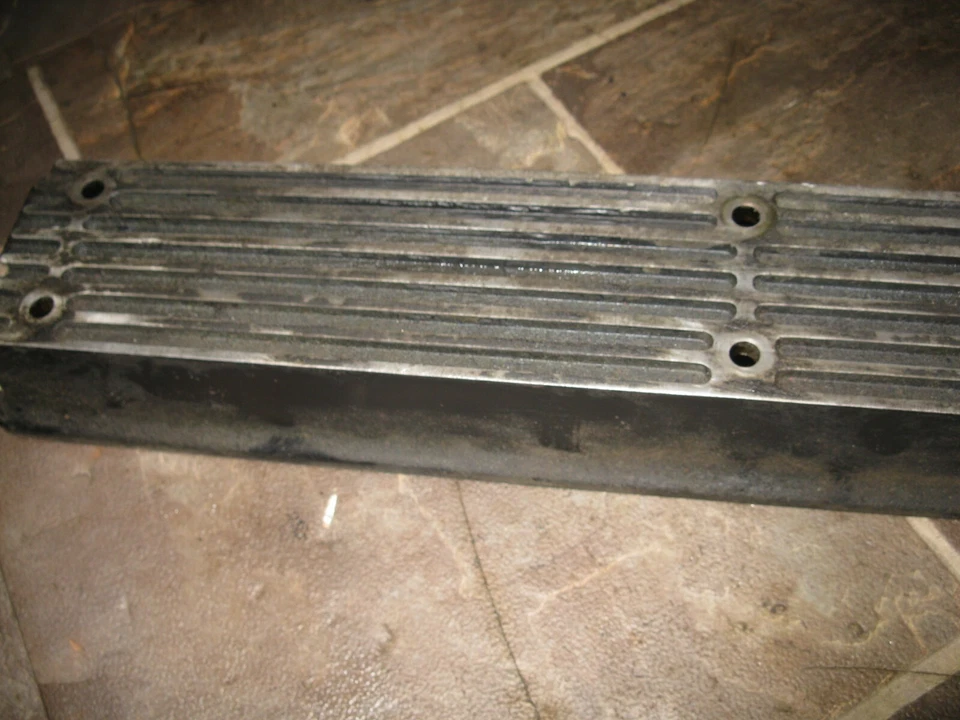 Jaguar XJ6 1972-1992 CUBIERTA DE VÁLVULA DERECHA PARA ÁRBOL DE LEVAS DE ENTRADA ORIGINAL OEM Foto 2 de 4