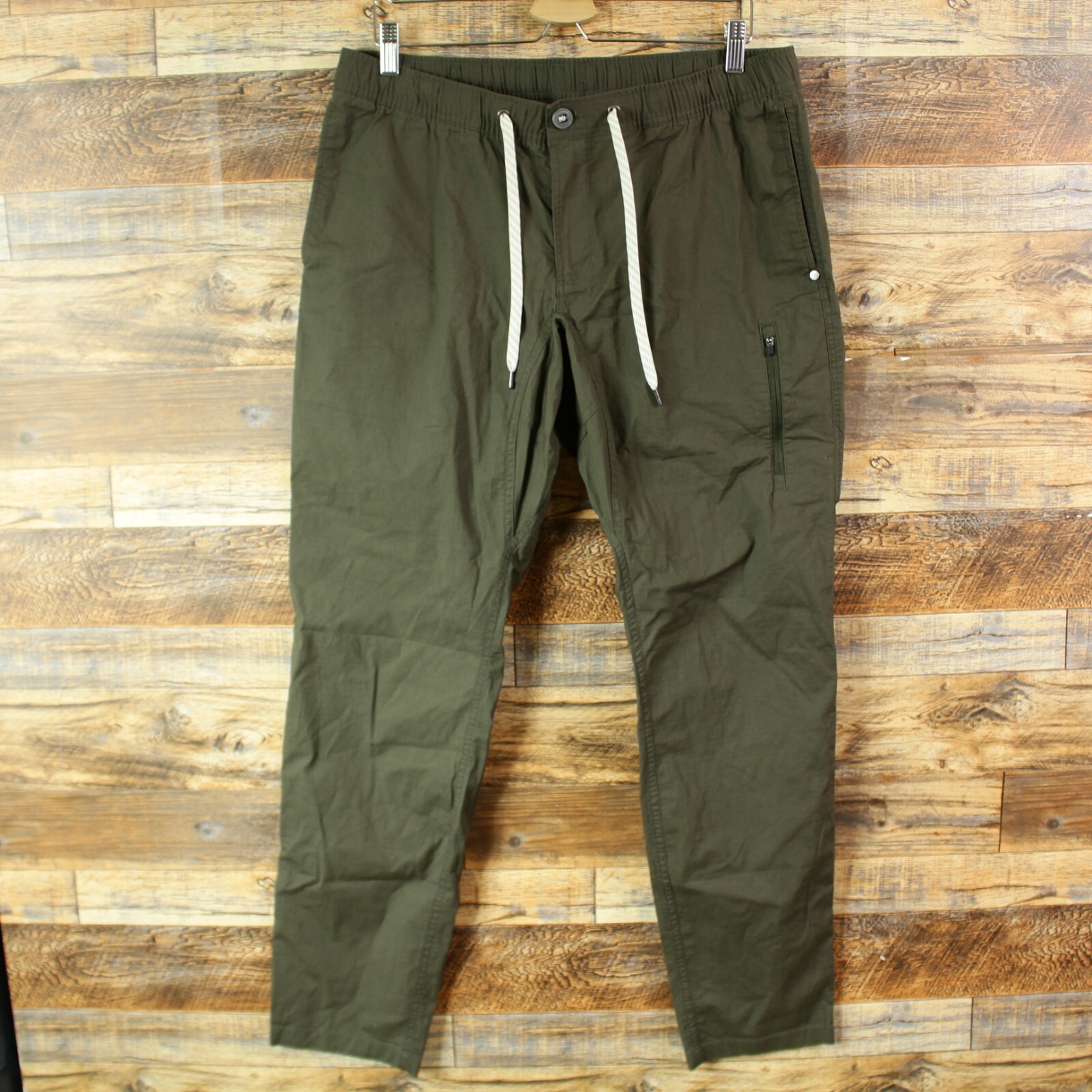 Vuori Mens XL Stretch Cargo Joggers with Drawstring-image