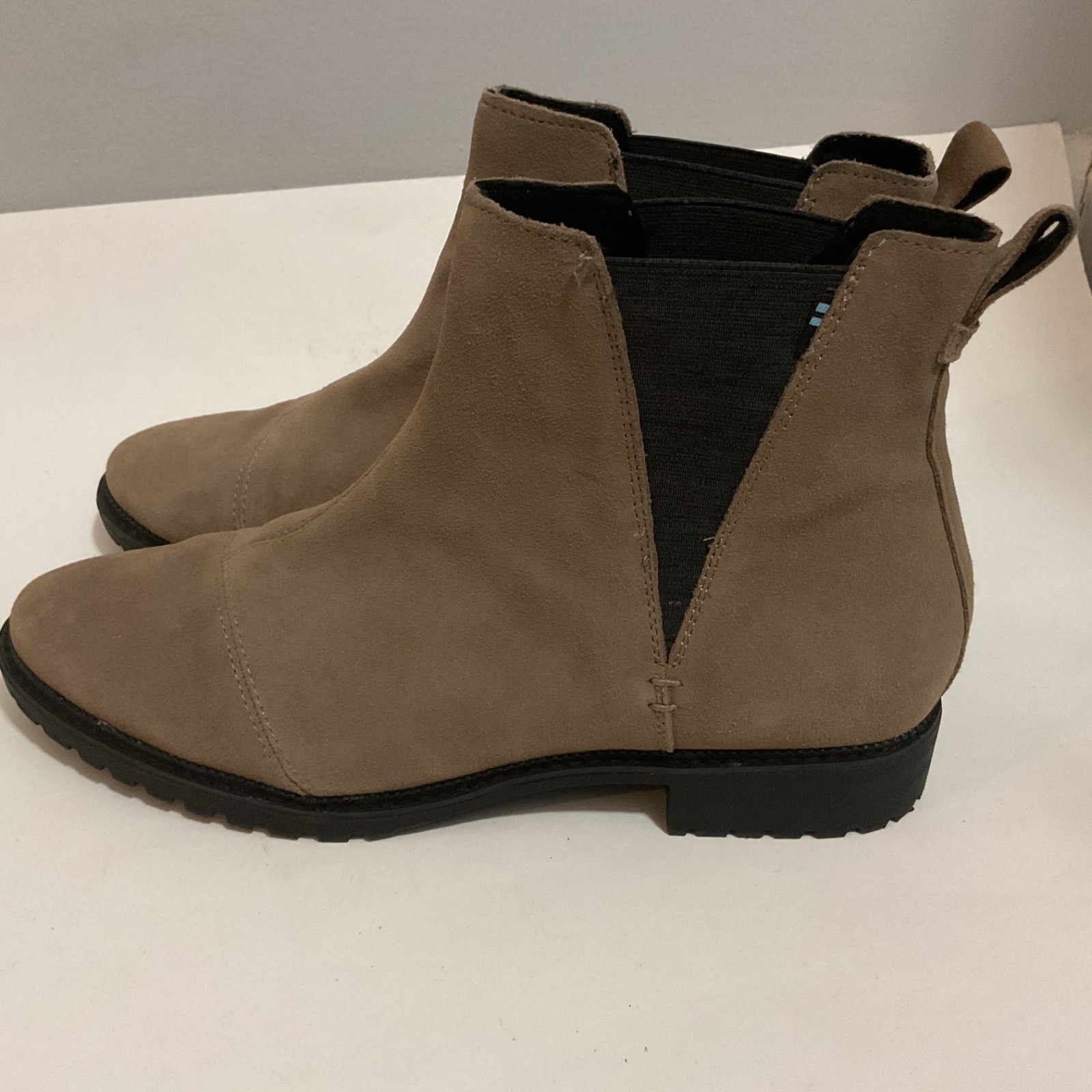 Womens Toms Cleo Pull-on Tan Suede Ankle Booties, Size 11, Outdoor, Casual
