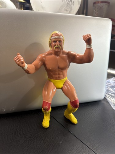 Vtg 1984 LJN WWF Wrestling Superstars Hulk Hogan T...