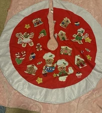 Glitzhome Santa Best Christmas tree skirt ,red And White ,40x 40