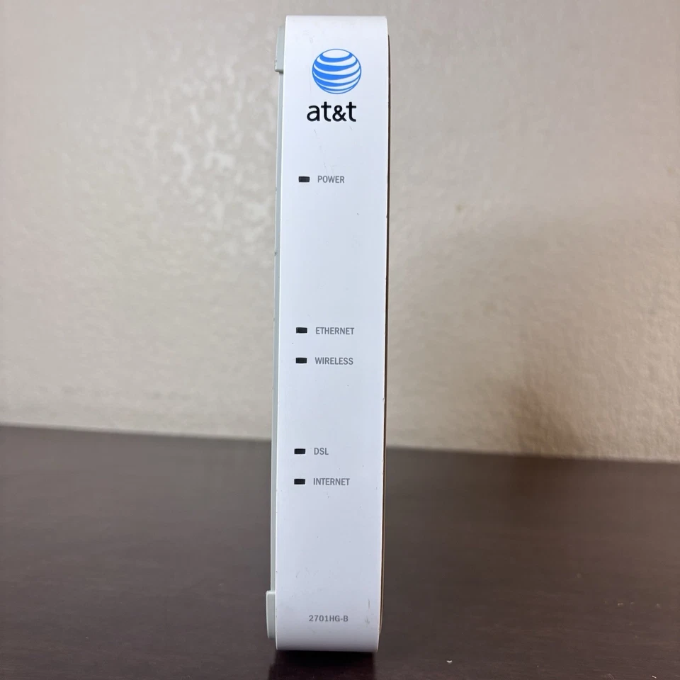 AT&T 2Wire Gateway 2701HG-B 54 Mbps 4-Port 10/100 Wireless G Router - Image 2 of 4